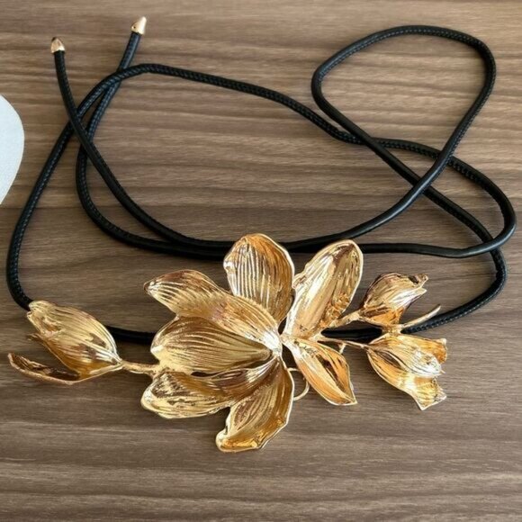 Gold Floral belt Q341
